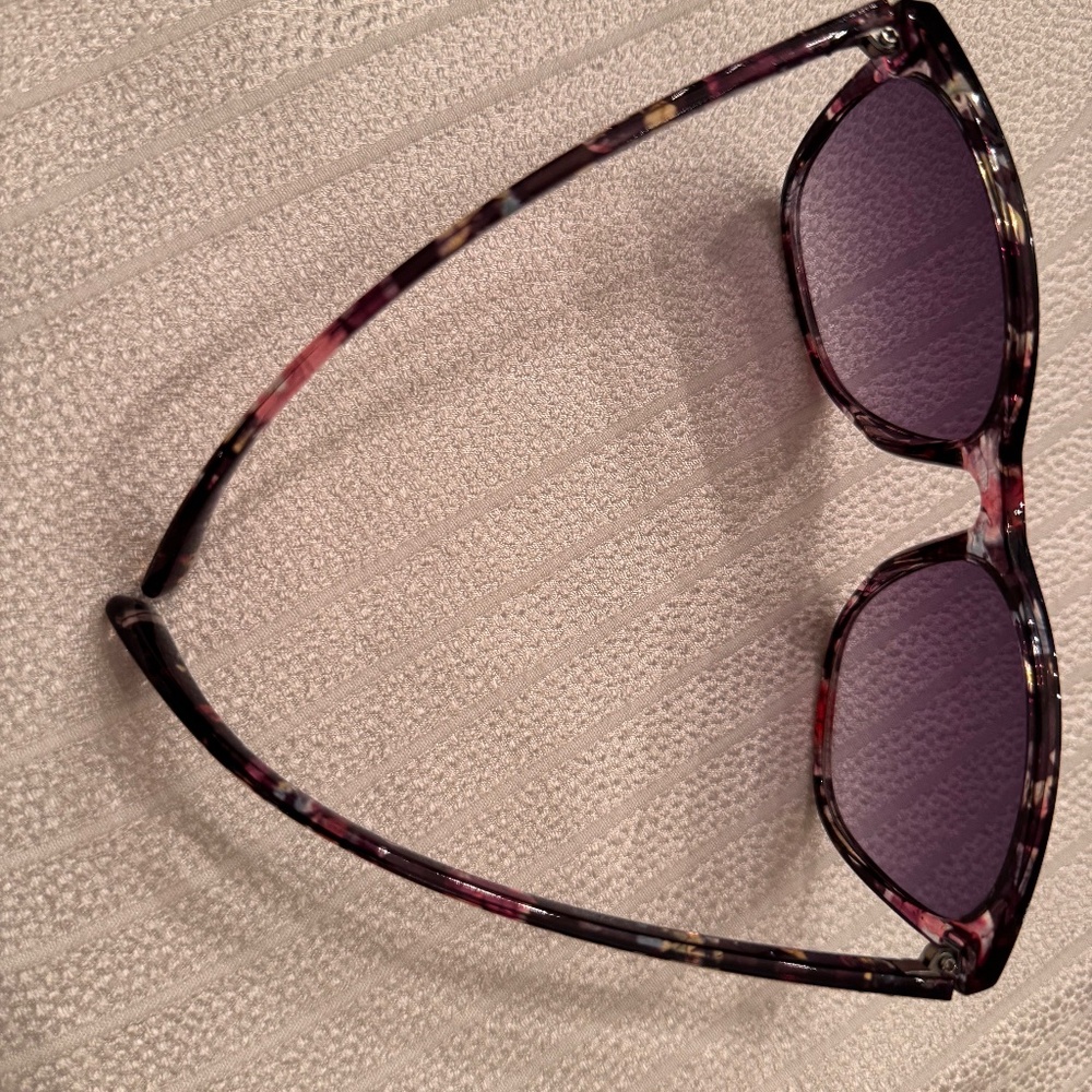 Subtle but DISNEY - Minnie Bow on the bow of the sunglasses - ADULT - Picture 2 of 6